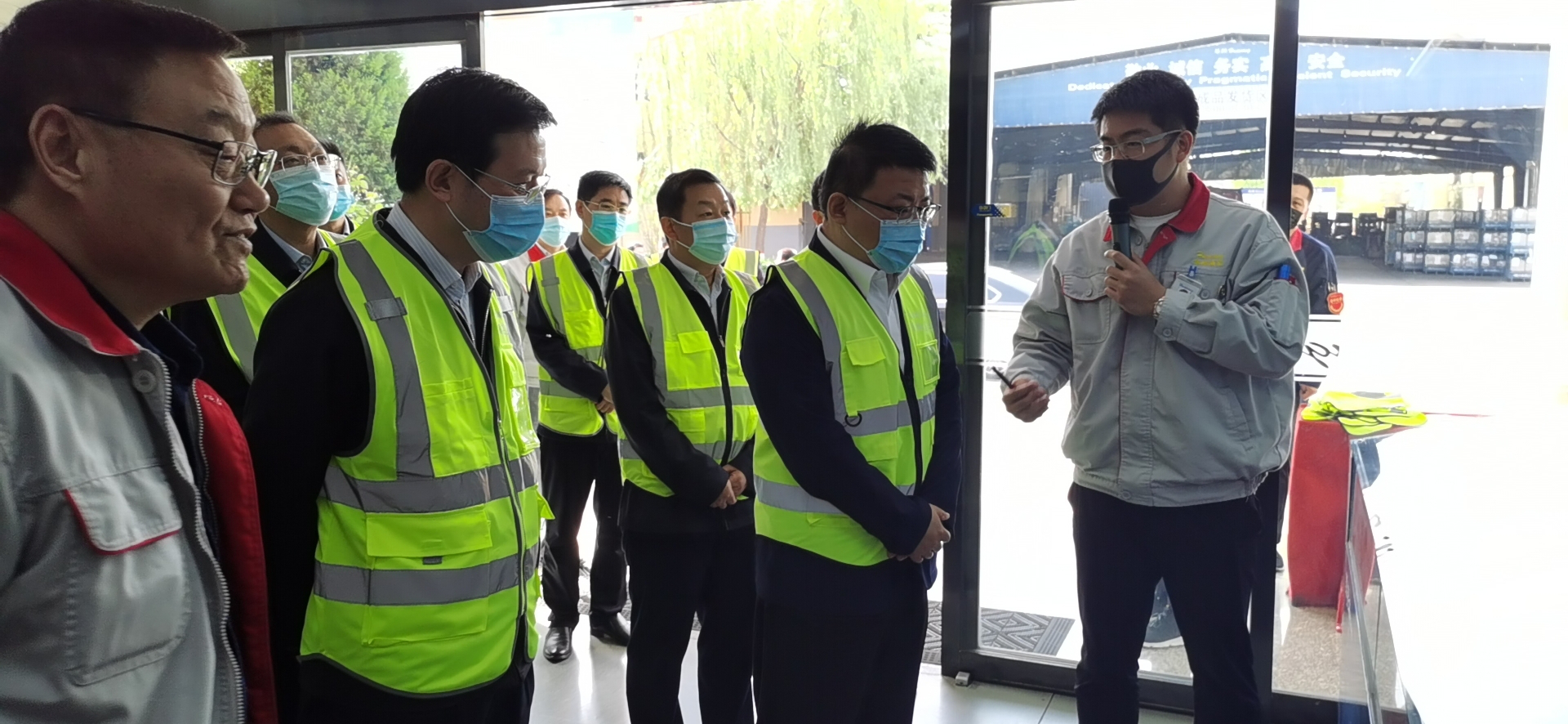 山西省副省长吴伟莅临好博体育足球集团专题调研